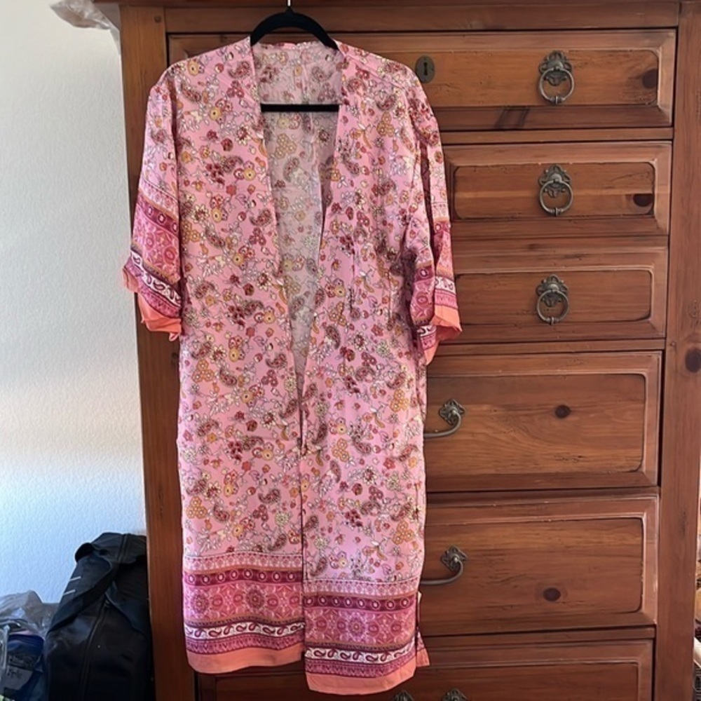 NWT L.I.B New York Women’s Pink And Coral Floral Kimono Size S/M.